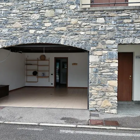 Hébergement de vacances Between Mountains And *