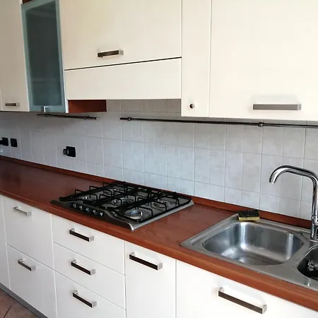 Casa vacanze Between Mountains And Carate Urio