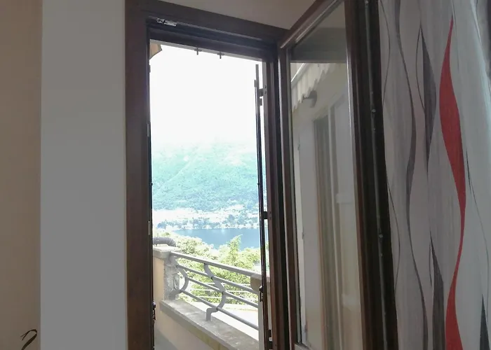 Between Mountains And Tatil Evi Carate Urio