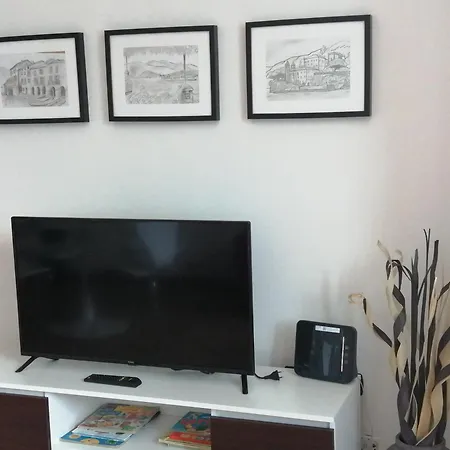 Semesterbostad Between Mountains And