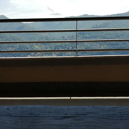 Semesterbostad Between Mountains And